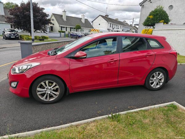 Hyundai i30 Estate, Diesel, 2013, Red