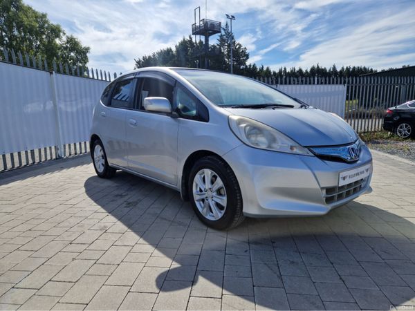 Honda Fit Hatchback, Petrol Hybrid, 2013, Silver