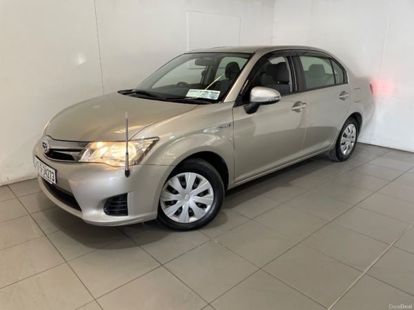 Toyota Corolla Saloon, Petrol Hybrid, 2014, Beige