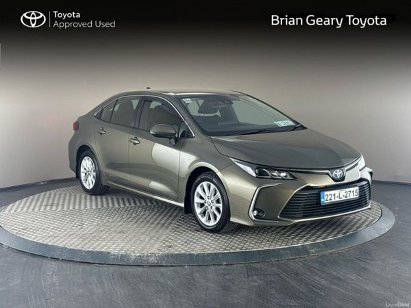 Toyota Corolla Saloon, Petrol Hybrid, 2022, Green