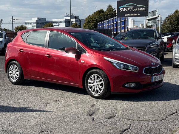 Kia Ceed Hatchback, Diesel, 2013, Red