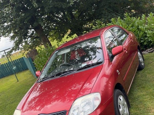 Toyota Corolla Saloon, Petrol, 2004, Red