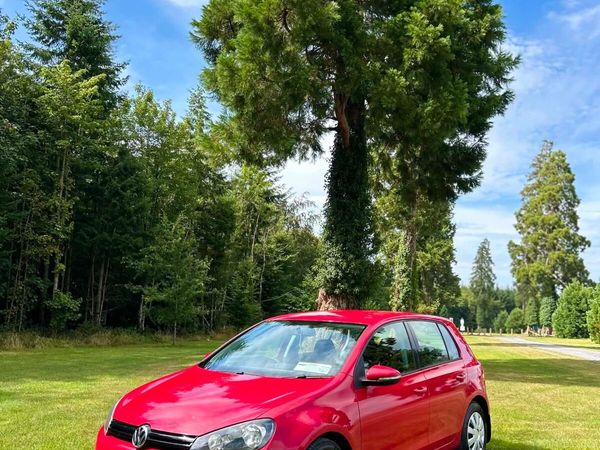 Volkswagen Golf Hatchback, Petrol, 2009, Red
