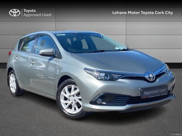 Toyota Auris Hatchback, Petrol, 2018, Grey