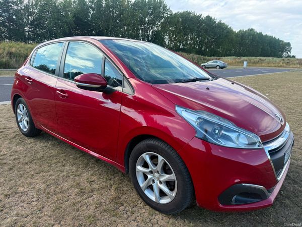 Peugeot 208 Hatchback, Petrol, 2017, Red