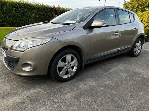 Renault Megane Hatchback, Diesel, 2011, Gold