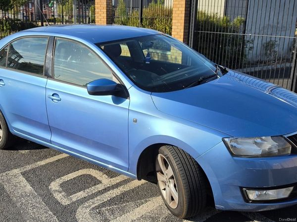 Skoda Rapid Hatchback, Diesel, 2013, Blue