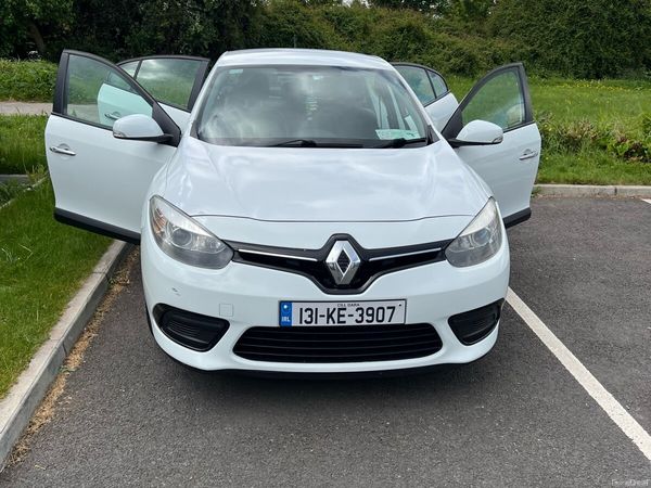 Renault Fluence Saloon, Diesel, 2013, White