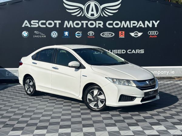 Honda Grace Hatchback, Petrol Hybrid, 2014, White
