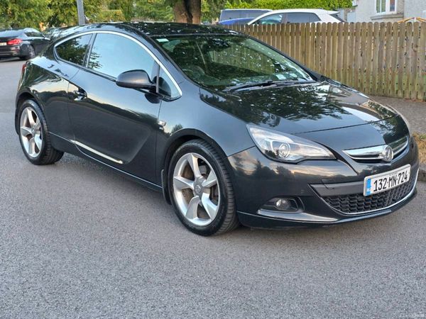 Vauxhall Astra Hatchback, Diesel, 2013, Black