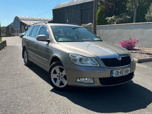 Skoda Octavia Estate, Diesel, 2013, Beige