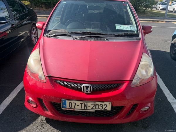 Honda Jazz Hatchback, Petrol, 2007, Red
