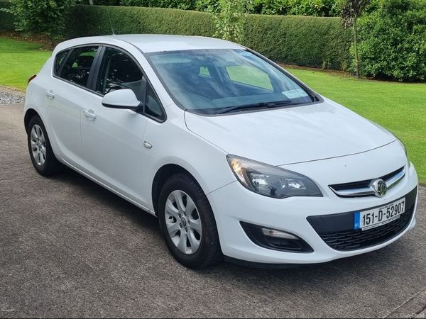 Vauxhall Astra Hatchback, Diesel, 2015, White