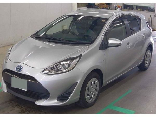 Toyota Aqua Hatchback, Petrol, 2018, Silver