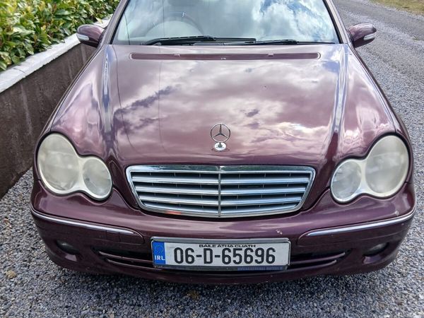 Mercedes-Benz C-Class Saloon, Petrol, 2006, Red