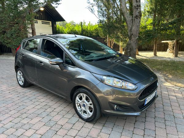 Ford Fiesta Hatchback, Petrol, 2017, Grey