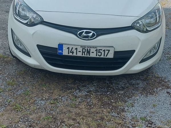 Hyundai i20 Hatchback, Diesel, 2014, White