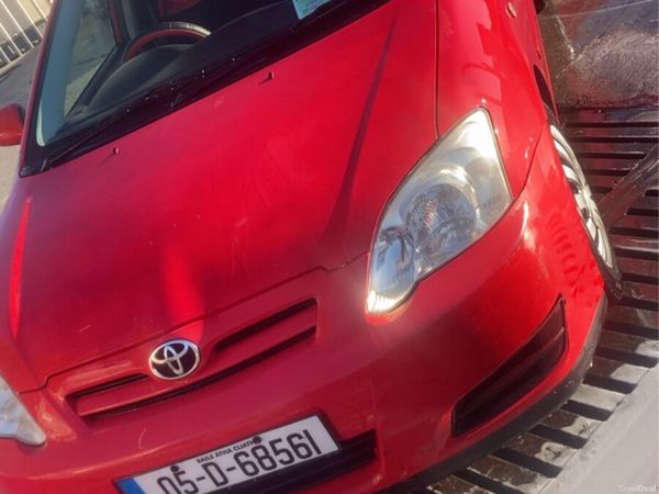 Toyota Corolla Hatchback, Petrol, 2005, Red