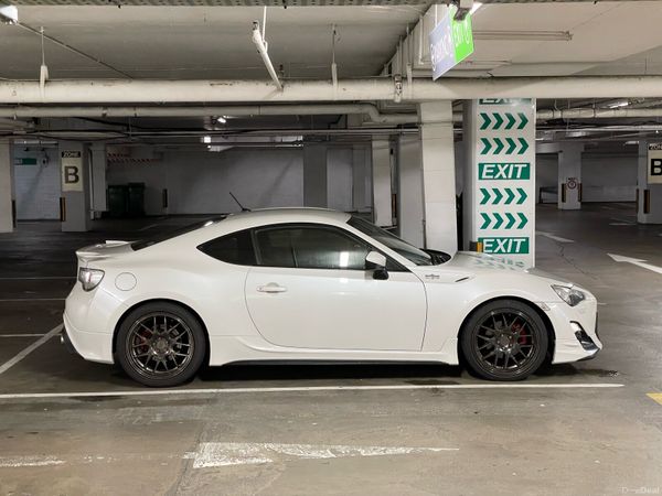 Toyota GT86 Coupe, Petrol, 2012, White