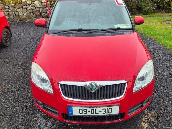 Skoda Fabia Hatchback, Diesel, 2009, Red