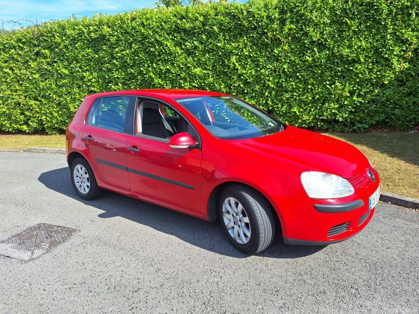Volkswagen Golf Hatchback, Petrol, 2005, Red