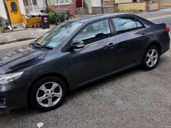 Toyota Corolla Saloon, Petrol, 2013, Grey