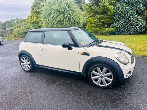 Mini Cooper Hatchback, Petrol, 2009, White