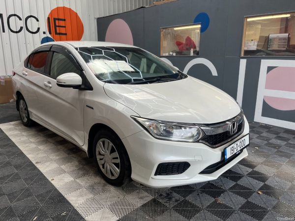 Honda Grace Saloon, Petrol Hybrid, 2019, White