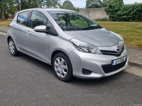 Toyota Yaris Hatchback, Petrol, 2012, Silver