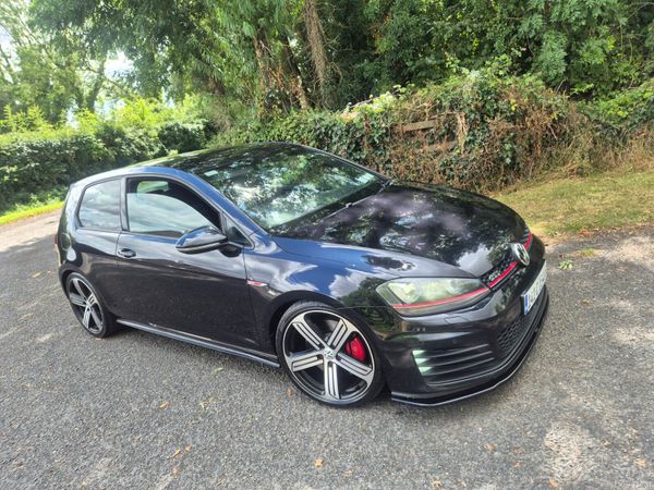 Volkswagen Golf Hatchback, Petrol, 2014, Black