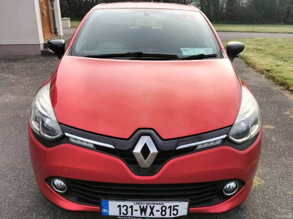 Renault Clio Hatchback, Petrol, 2013, Red