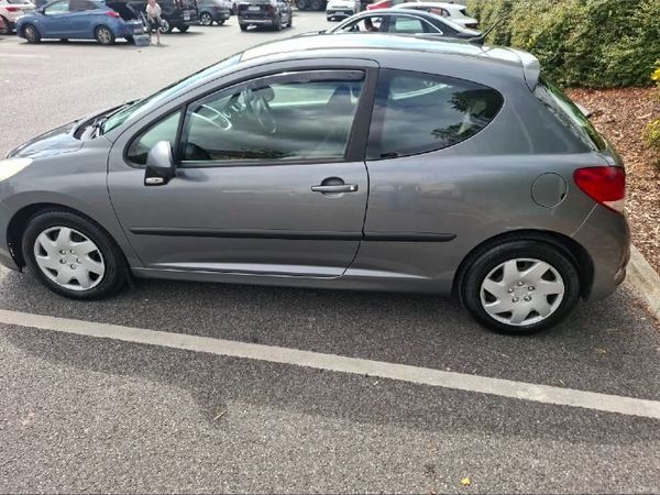 Peugeot 207 Hatchback, Diesel, 2010, Grey