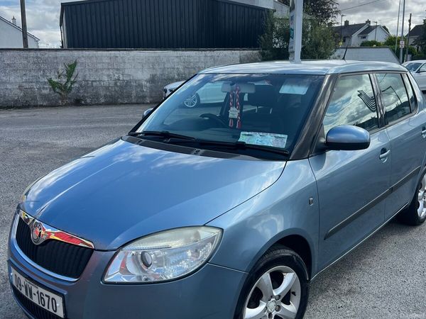 Skoda Fabia Hatchback, Petrol, 2009, Grey