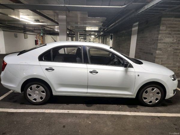 Skoda Rapid Hatchback, Petrol, 2015, White