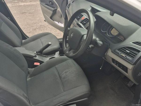 Renault Fluence Saloon, Diesel, 2011, Silver