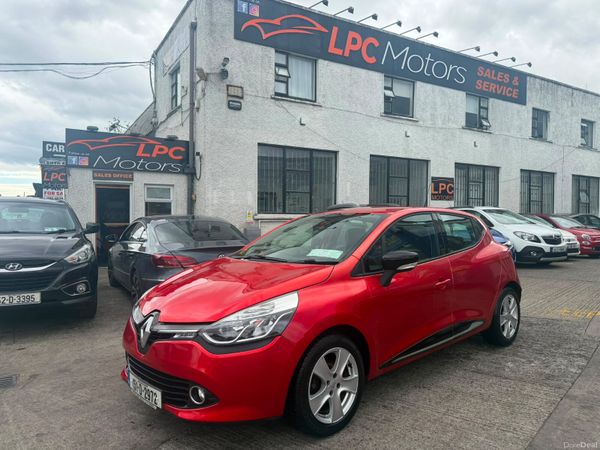 Renault Clio Hatchback, Petrol, 2015, Red