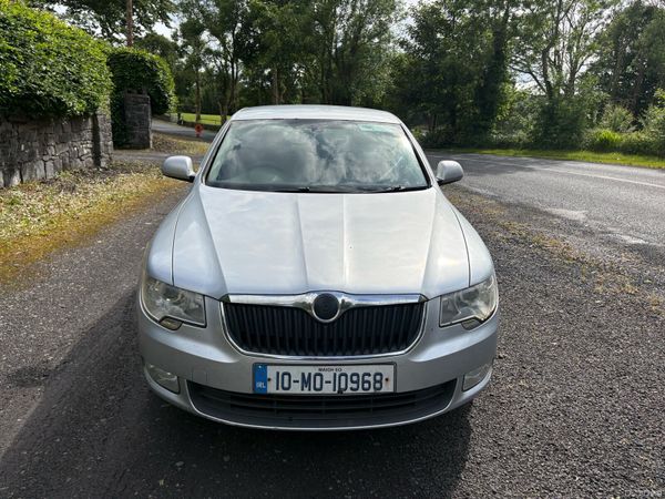 Skoda Superb Hatchback, Diesel, 2010, Silver