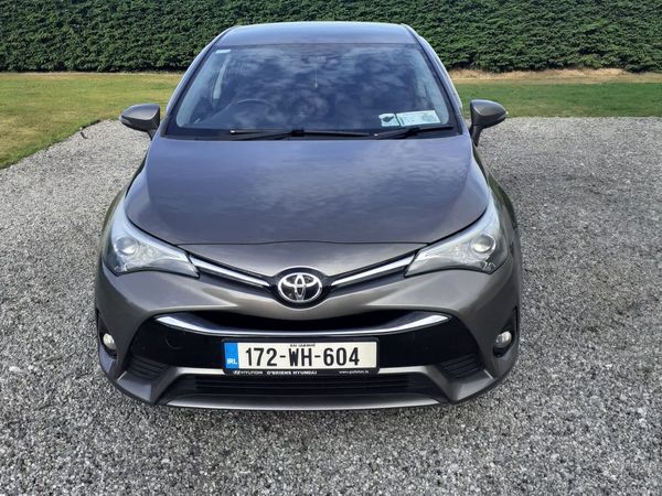 Toyota Avensis Saloon, Diesel, 2017, Grey