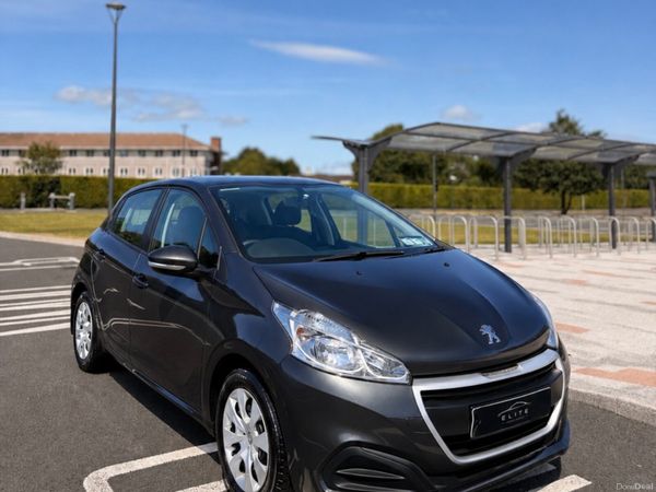 Peugeot 208 Hatchback, Petrol, 2015, Grey