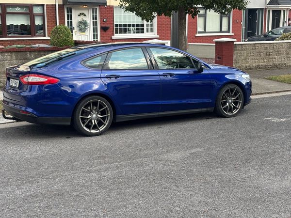 Ford Mondeo Hatchback, Diesel, 2017, Blue