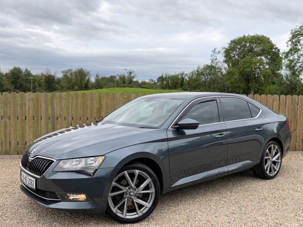 Skoda Superb Hatchback, Diesel, 2019, Grey