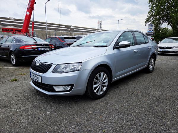 Skoda Octavia Saloon, Diesel, 2017, Grey