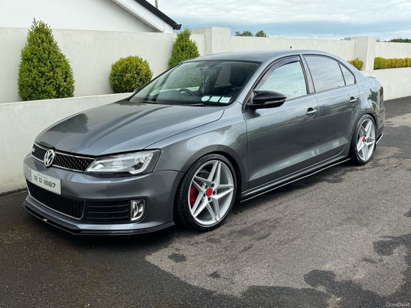 Volkswagen Jetta Saloon, Diesel, 2012, Grey