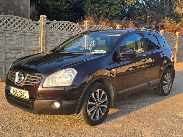 Nissan Qashqai Hatchback, Diesel, 2011, Purple