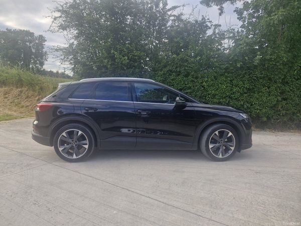 Audi e-tron Estate/Jeep, Electric, 2022, Black