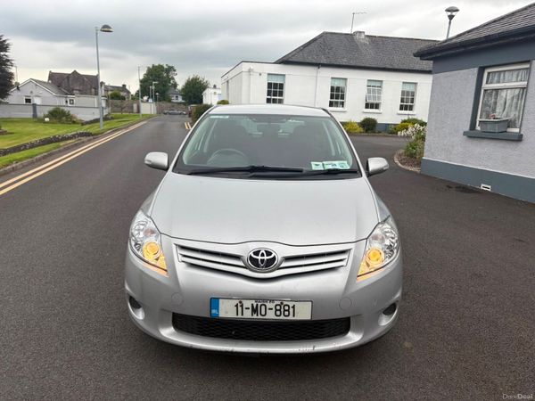 Toyota Auris Hatchback, Diesel, 2011, Silver