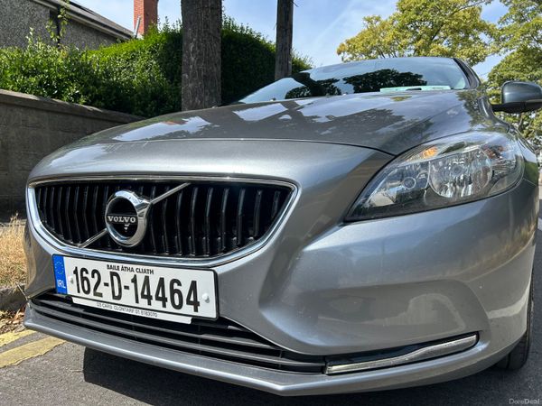 Volvo V40 Hatchback, Diesel, 2016, Grey