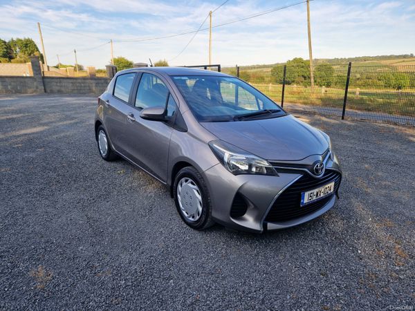 Toyota Yaris Hatchback, Petrol, 2015, Beige