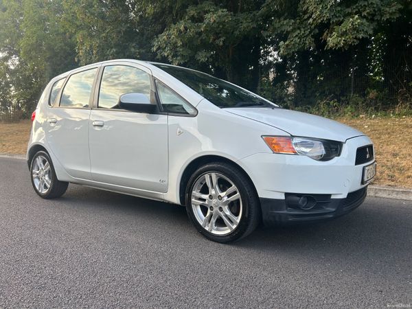 Mitsubishi Colt MPV, Petrol, 2012, White