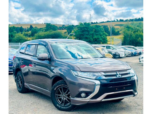 Mitsubishi Outlander SUV, Petrol Hybrid, 2016, Brown